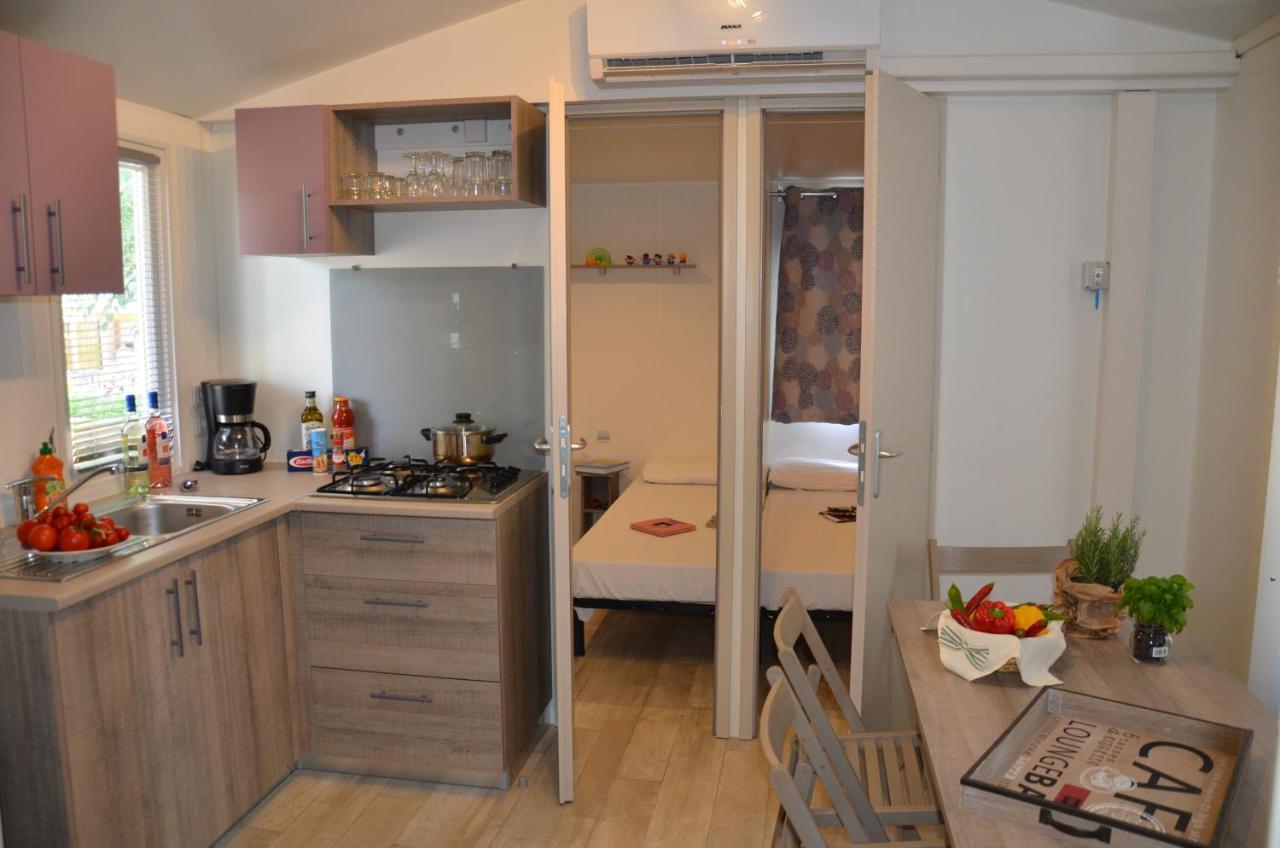 Kemping Happy Camp Mobile Homes In Senia Cala Canyelles